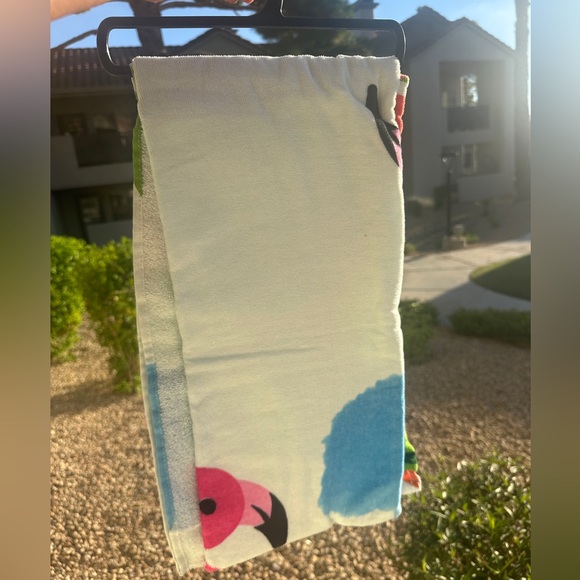 SUMMER FUN! | Flamingo Print Beach Towel | Size 30” x 60” | NWT - Picture 4 of 4